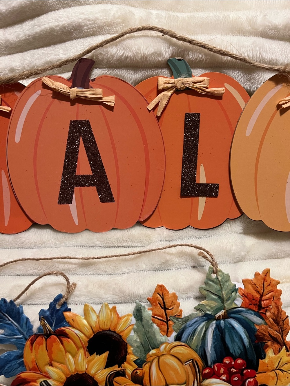 Farmhouse Fall 'FALL' Pumpkin & Wagon Welcome Wall Hanging Signs NWT - Picture 3 of 4